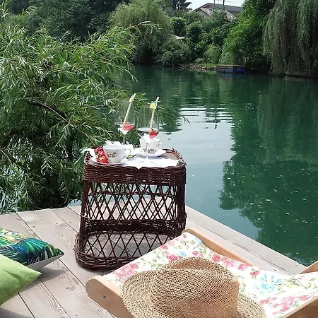 River Dream House בית נופש *